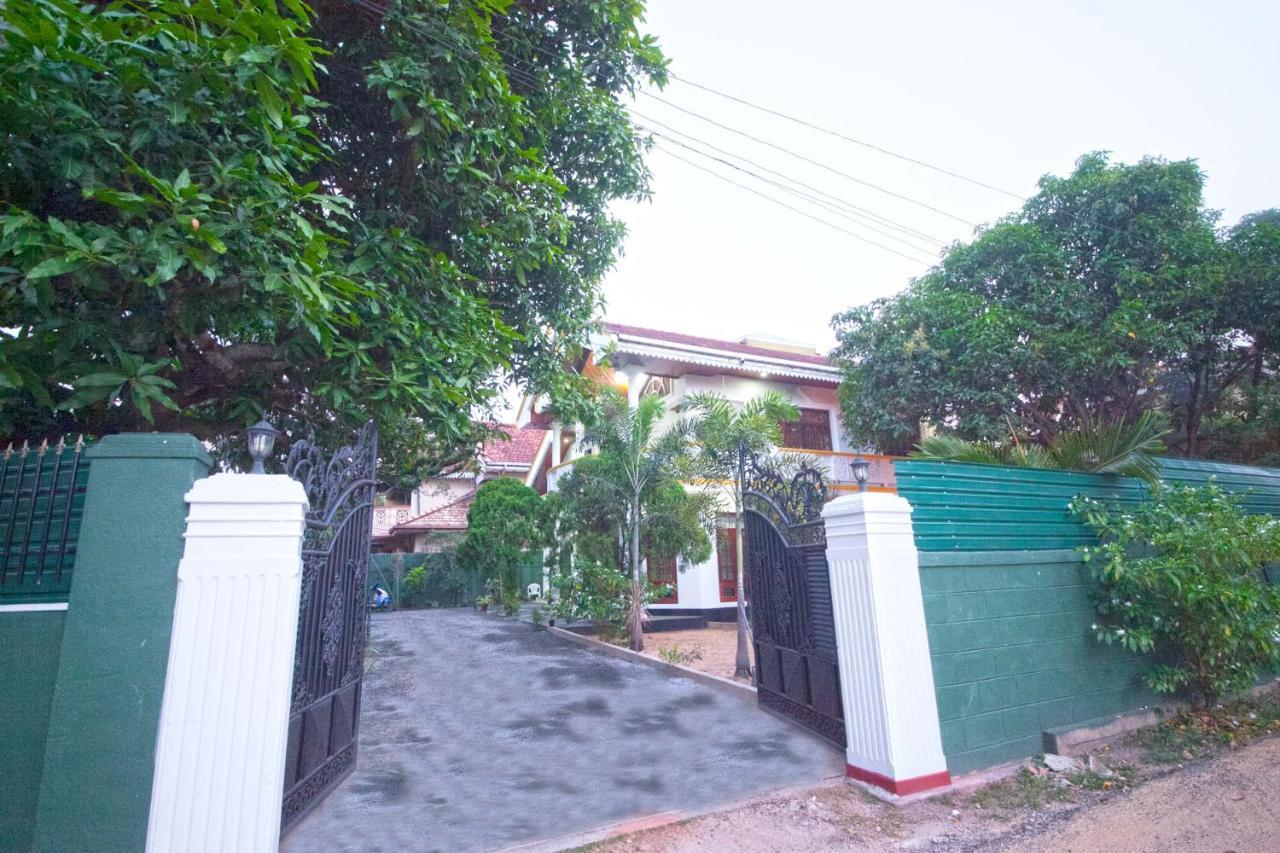 Airport Residence Inn Katunayake Exterior photo