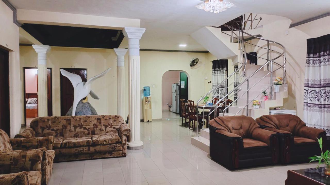 Airport Residence Inn Katunayake Exterior photo