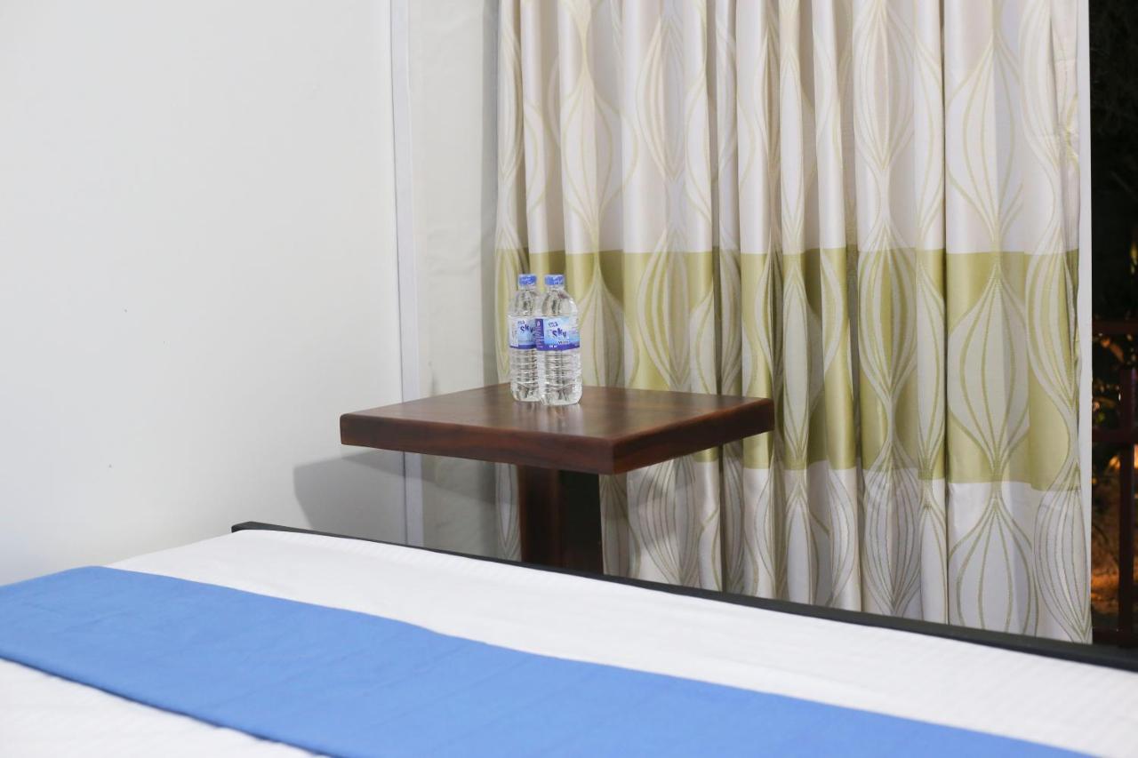 Airport Residence Inn Katunayake Exterior photo