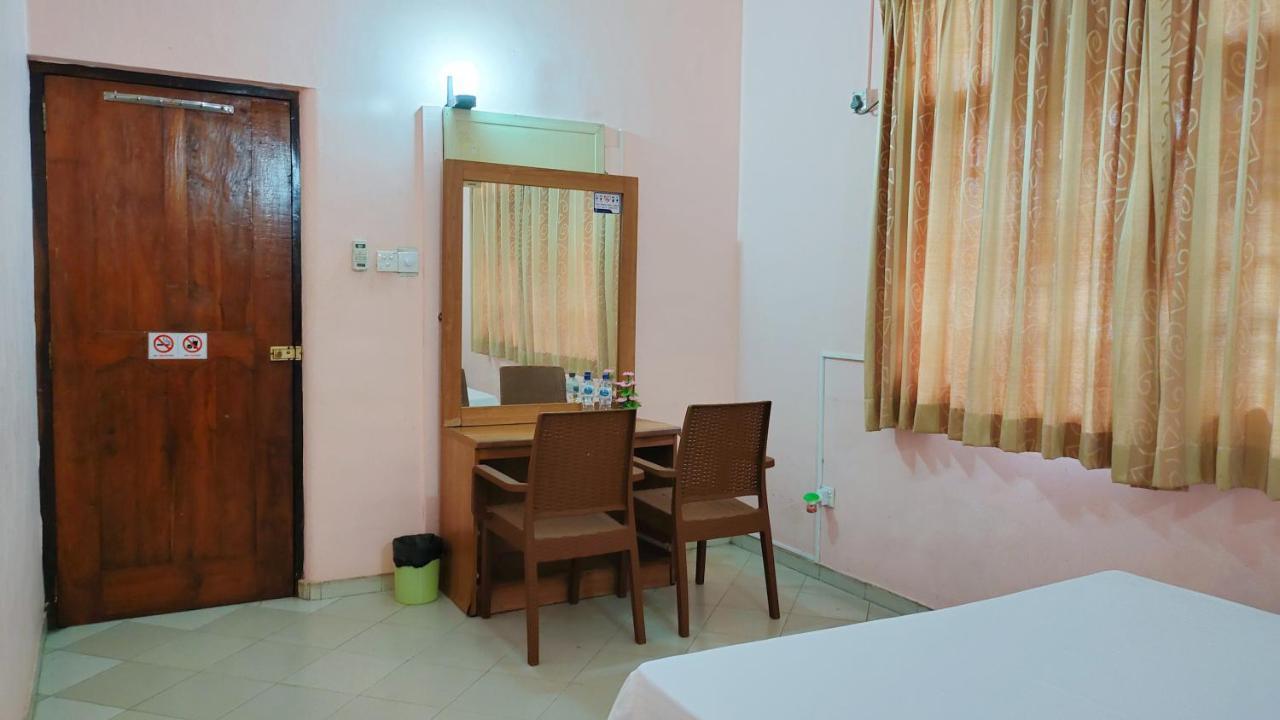 Airport Residence Inn Katunayake Exterior photo